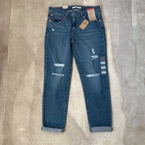 Levi's Boyfriend Jeans in Size 27 (27 in inseam)